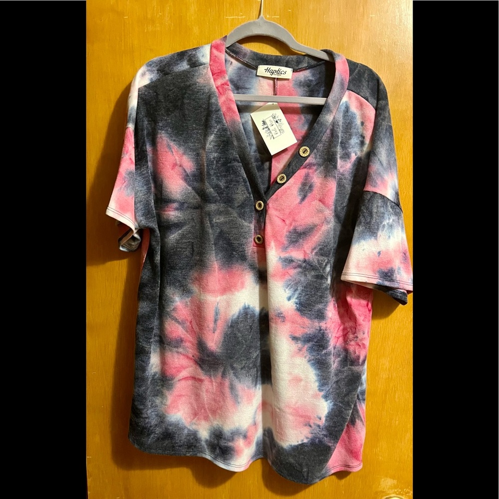 Haptics short sleeve v-neck soft top. 3XL. Fits like 2XL  New, never worn.